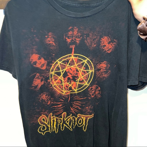 SLIPKNOT Black and Red Short Sleeve Tee - Picture 2 of 5